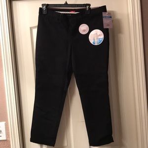 Never worn Dickies Woman Capri size 6
